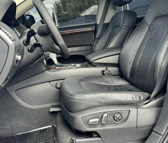 Ауди Ку 7 2013 в Кропивницком (Кировограде) на Automoto.ua Серый Ауди Ку 7, объемом двигателя 3 л и пробегом 191 тыс. км за 19300 $, фото 13 на Automoto.ua