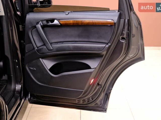 Серый Ауди Ку 7, объемом двигателя 3 л и пробегом 126 тыс. км за 12900 $, фото 41 на Automoto.ua