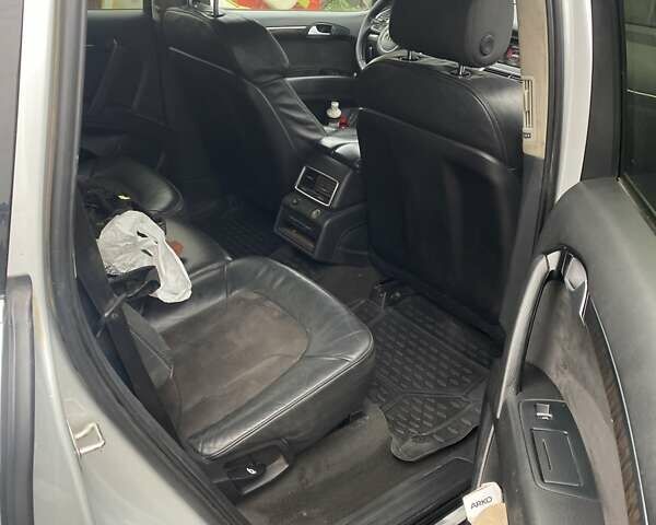 Сірий Ауді Ку 7, об'ємом двигуна 2.97 л та пробігом 200 тис. км за 12900 $, фото 2 на Automoto.ua