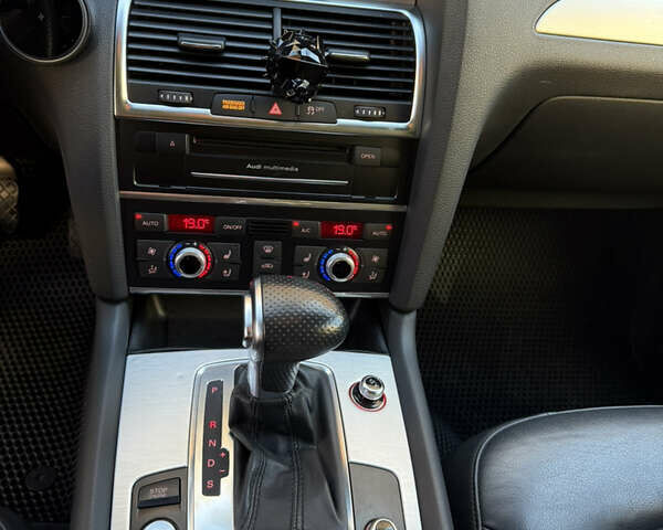 Сірий Ауді Ку 7, об'ємом двигуна 3 л та пробігом 153 тис. км за 21500 $, фото 13 на Automoto.ua