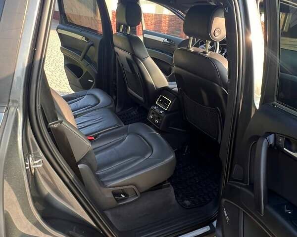 Сірий Ауді Ку 7, об'ємом двигуна 3 л та пробігом 185 тис. км за 19000 $, фото 8 на Automoto.ua