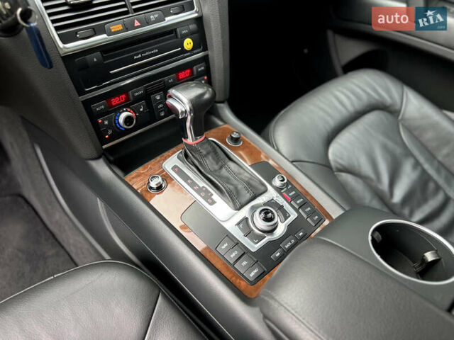 Серый Ауди Ку 7, объемом двигателя 3 л и пробегом 192 тыс. км за 12900 $, фото 32 на Automoto.ua