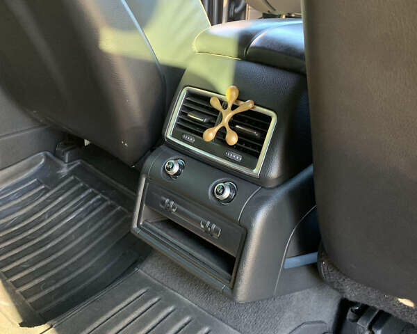 Серый Ауди Ку 7, объемом двигателя 2.97 л и пробегом 340 тыс. км за 20500 $, фото 9 на Automoto.ua