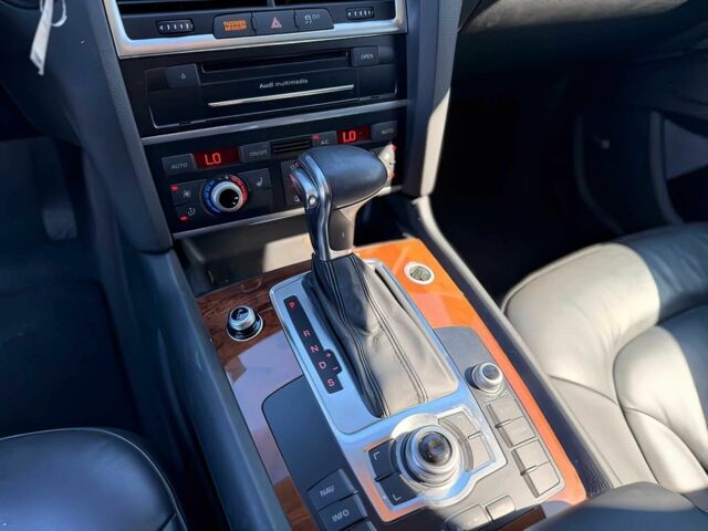 Сірий Ауді Ку 7, об'ємом двигуна 3 л та пробігом 81 тис. км за 10000 $, фото 8 на Automoto.ua