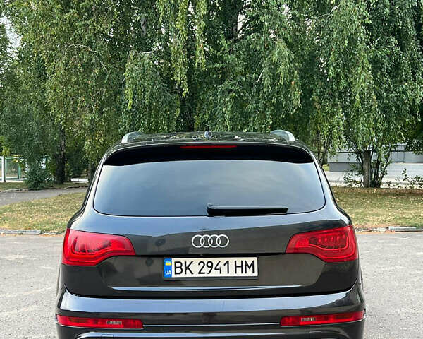 Сірий Ауді Ку 7, об'ємом двигуна 3 л та пробігом 440 тис. км за 16300 $, фото 4 на Automoto.ua