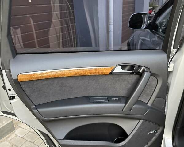 Сірий Ауді Ку 7, об'ємом двигуна 2.97 л та пробігом 176 тис. км за 28500 $, фото 41 на Automoto.ua