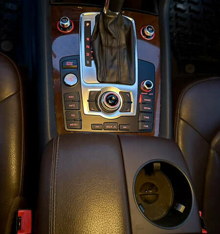 Сірий Ауді Ку 7, об'ємом двигуна 2.97 л та пробігом 265 тис. км за 18700 $, фото 27 на Automoto.ua