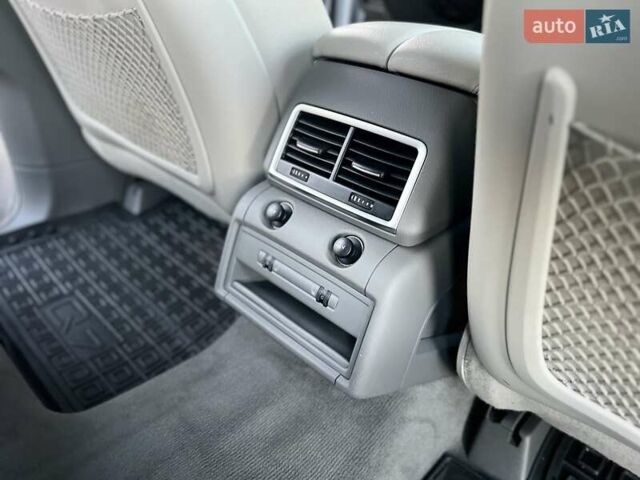 Сірий Ауді Ку 7, об'ємом двигуна 2.97 л та пробігом 257 тис. км за 19999 $, фото 17 на Automoto.ua