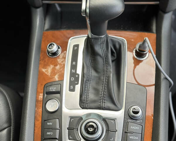 Серый Ауди Ку 7, объемом двигателя 3 л и пробегом 190 тыс. км за 17500 $, фото 22 на Automoto.ua