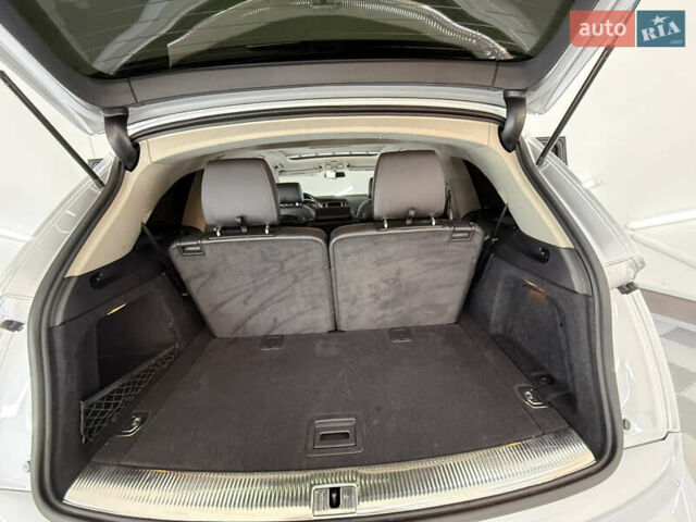 Сірий Ауді Ку 7, об'ємом двигуна 3 л та пробігом 257 тис. км за 17999 $, фото 35 на Automoto.ua