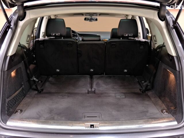 Серый Ауди Ку 7, объемом двигателя 3 л и пробегом 125 тыс. км за 12900 $, фото 8 на Automoto.ua