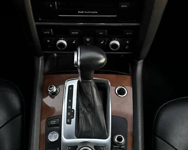 Сірий Ауді Ку 7, об'ємом двигуна 3 л та пробігом 300 тис. км за 15900 $, фото 18 на Automoto.ua