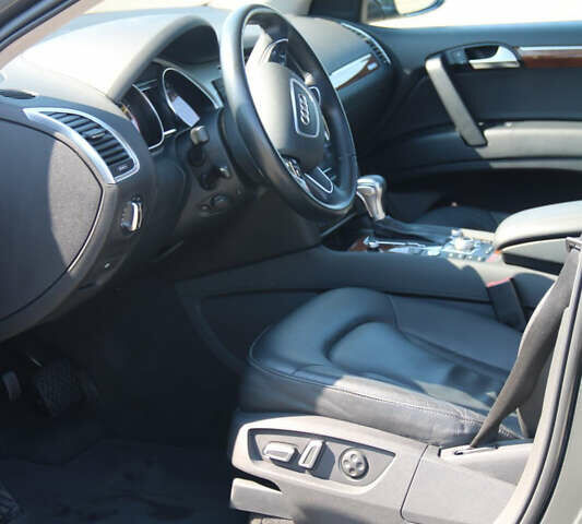 Сірий Ауді Ку 7, об'ємом двигуна 3 л та пробігом 193 тис. км за 16500 $, фото 30 на Automoto.ua