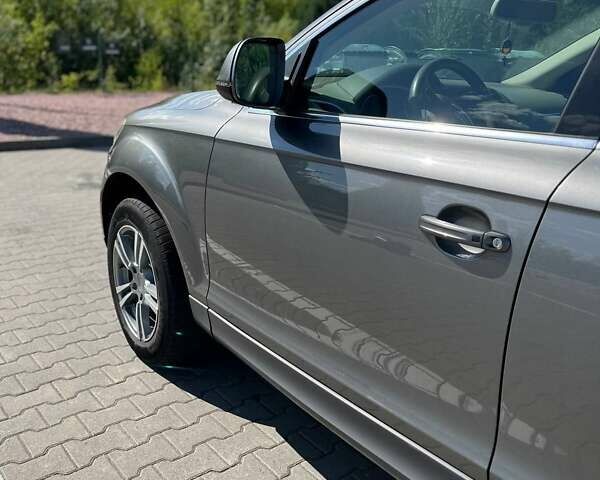 Сірий Ауді Ку 7, об'ємом двигуна 3 л та пробігом 230 тис. км за 18000 $, фото 3 на Automoto.ua