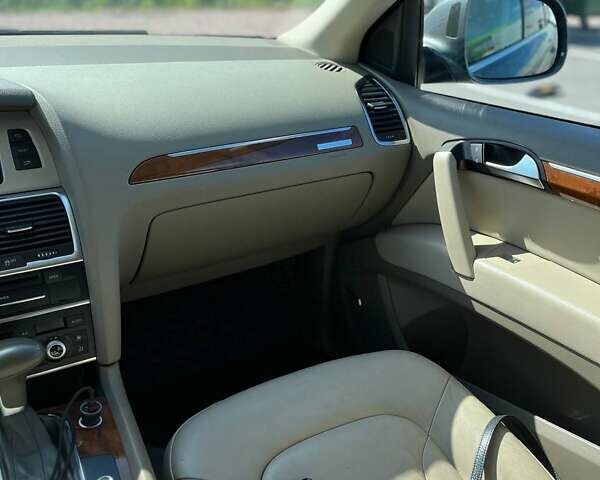 Сірий Ауді Ку 7, об'ємом двигуна 3 л та пробігом 230 тис. км за 18000 $, фото 24 на Automoto.ua