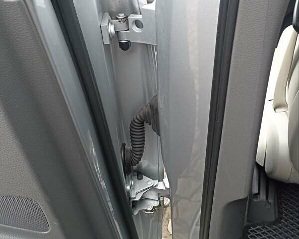 Серый Ауди Ку 7, объемом двигателя 2.97 л и пробегом 366 тыс. км за 17500 $, фото 19 на Automoto.ua