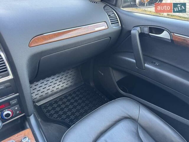 Серый Ауди Ку 7, объемом двигателя 2.97 л и пробегом 165 тыс. км за 20500 $, фото 59 на Automoto.ua