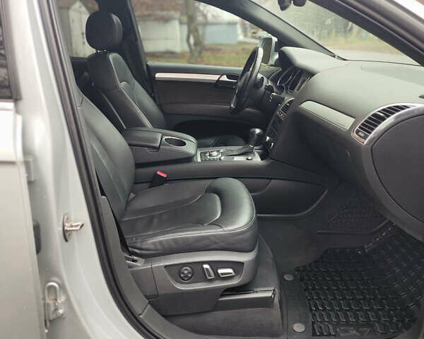 Серый Ауди Ку 7, объемом двигателя 2.97 л и пробегом 177 тыс. км за 20750 $, фото 20 на Automoto.ua