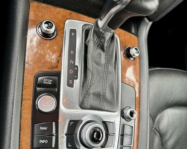 Сірий Ауді Ку 7, об'ємом двигуна 3 л та пробігом 183 тис. км за 12999 $, фото 28 на Automoto.ua