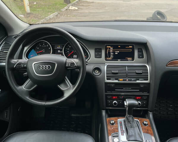 Сірий Ауді Ку 7, об'ємом двигуна 3 л та пробігом 190 тис. км за 17000 $, фото 14 на Automoto.ua