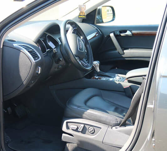 Сірий Ауді Ку 7, об'ємом двигуна 3 л та пробігом 193 тис. км за 16500 $, фото 31 на Automoto.ua