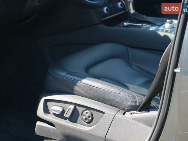 Сірий Ауді Ку 7, об'ємом двигуна 3 л та пробігом 193 тис. км за 16500 $, фото 28 на Automoto.ua