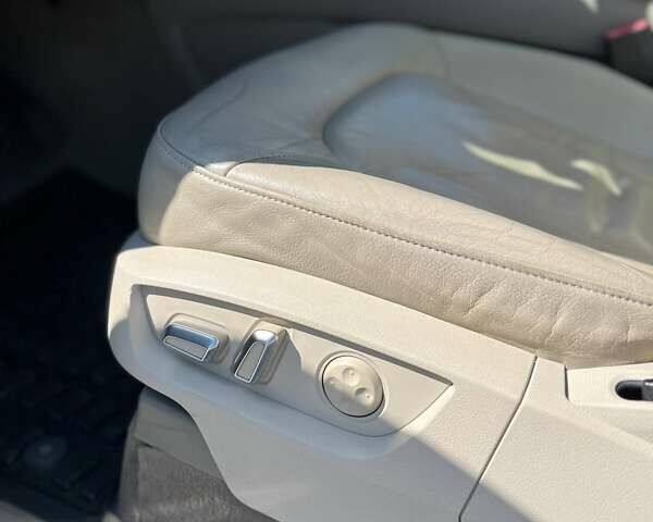 Сірий Ауді Ку 7, об'ємом двигуна 3 л та пробігом 230 тис. км за 18000 $, фото 17 на Automoto.ua