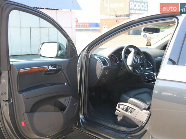Сірий Ауді Ку 7, об'ємом двигуна 3 л та пробігом 193 тис. км за 16500 $, фото 26 на Automoto.ua
