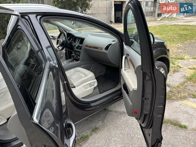 Серый Ауди Ку 7, объемом двигателя 3 л и пробегом 127 тыс. км за 15400 $, фото 9 на Automoto.ua