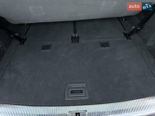 Серый Ауди Ку 7, объемом двигателя 3 л и пробегом 242 тыс. км за 15000 $, фото 41 на Automoto.ua