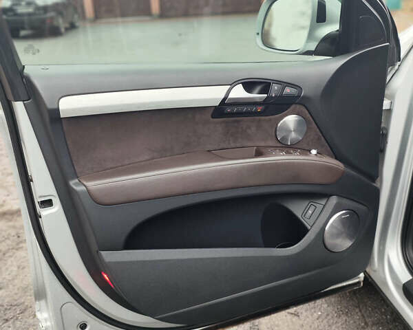 Серый Ауди Ку 7, объемом двигателя 2.97 л и пробегом 177 тыс. км за 20750 $, фото 31 на Automoto.ua