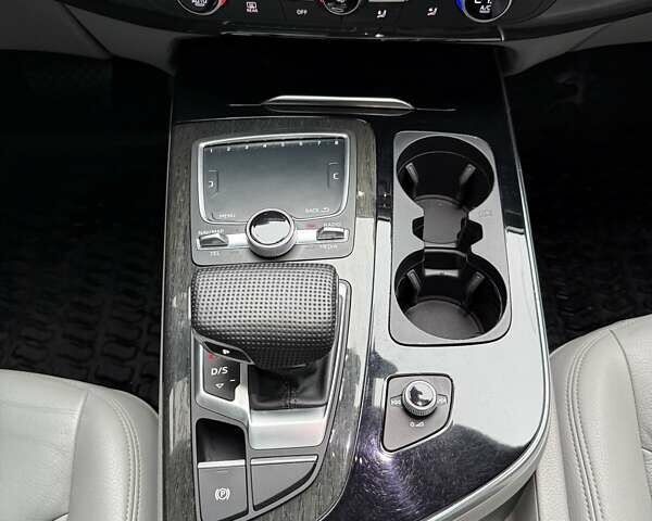 Сірий Ауді Ку 7, об'ємом двигуна 3 л та пробігом 180 тис. км за 26500 $, фото 54 на Automoto.ua