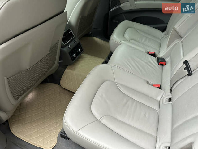 Серый Ауди Ку 7, объемом двигателя 2.97 л и пробегом 228 тыс. км за 21000 $, фото 41 на Automoto.ua