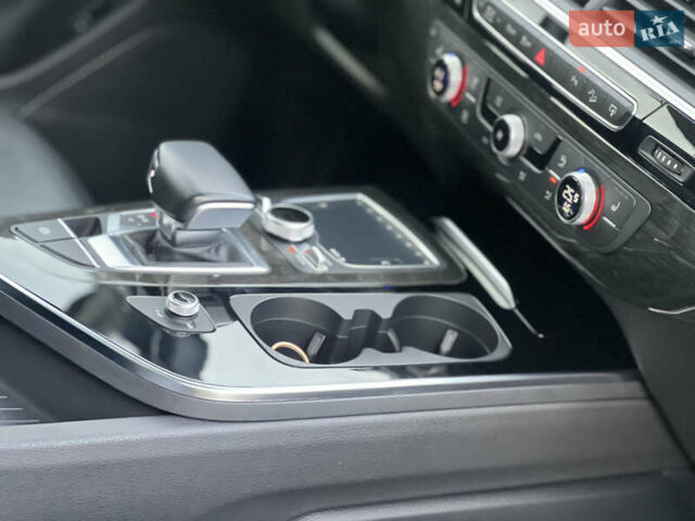 Сірий Ауді Ку 7, об'ємом двигуна 3 л та пробігом 138 тис. км за 23499 $, фото 109 на Automoto.ua