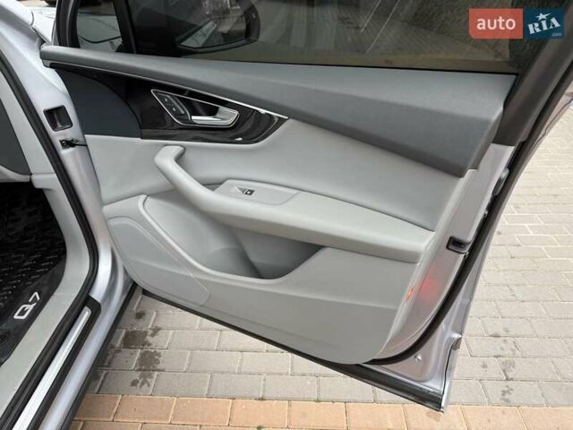 Сірий Ауді Ку 7, об'ємом двигуна 3 л та пробігом 180 тис. км за 26500 $, фото 44 на Automoto.ua