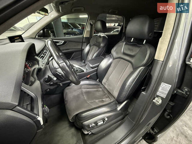 Ауді Ку 7 2015 у Одесі на Automoto.ua Сірий Ауді Ку 7, об'ємом двигуна 3 л та пробігом 152 тис. км за 29900 $, фото 16 на Automoto.ua