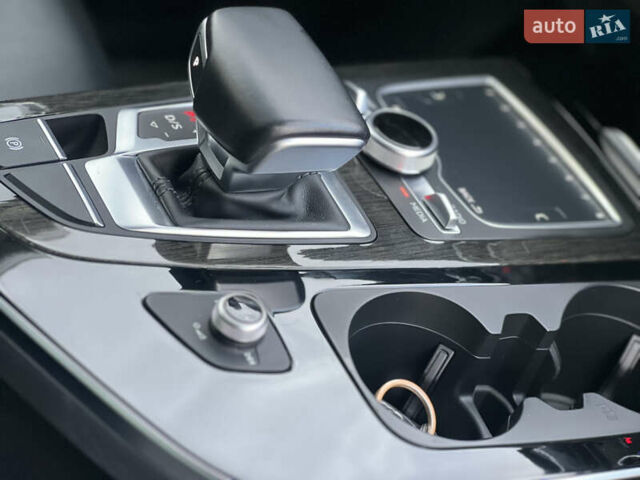 Сірий Ауді Ку 7, об'ємом двигуна 3 л та пробігом 138 тис. км за 23499 $, фото 110 на Automoto.ua