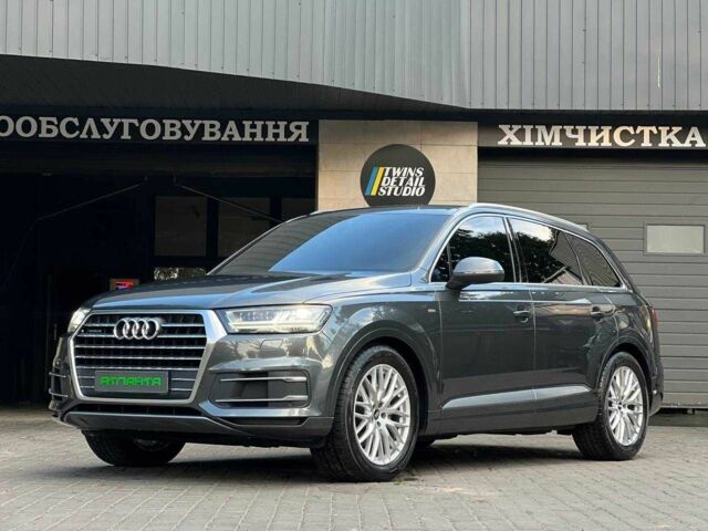Серый Ауди Ку 7, объемом двигателя 3 л и пробегом 135 тыс. км за 31500 $, фото 1 на Automoto.ua
