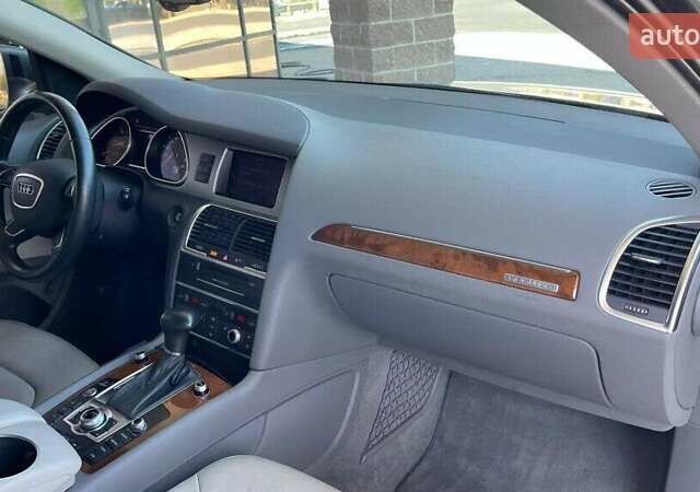 Серый Ауди Ку 7, объемом двигателя 3 л и пробегом 146 тыс. км за 5400 $, фото 24 на Automoto.ua