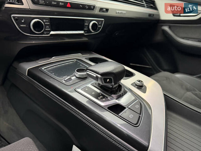 Серый Ауди Ку 7, объемом двигателя 2.97 л и пробегом 246 тыс. км за 34500 $, фото 26 на Automoto.ua