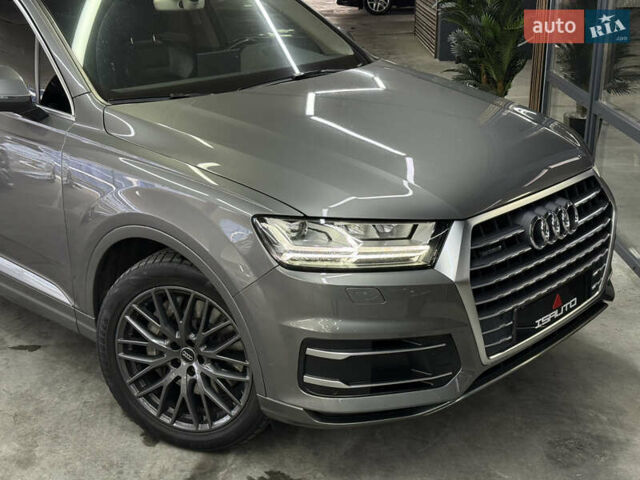 Серый Ауди Ку 7, объемом двигателя 3 л и пробегом 152 тыс. км за 29900 $, фото 2 на Automoto.ua
