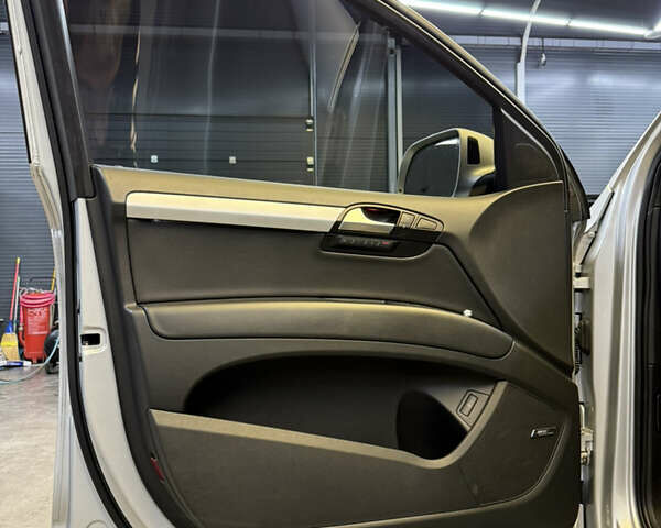 Серый Ауди Ку 7, объемом двигателя 3 л и пробегом 97 тыс. км за 14950 $, фото 9 на Automoto.ua