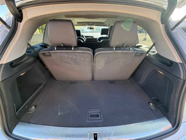 Серый Ауди Ку 7, объемом двигателя 3 л и пробегом 76 тыс. км за 9600 $, фото 11 на Automoto.ua