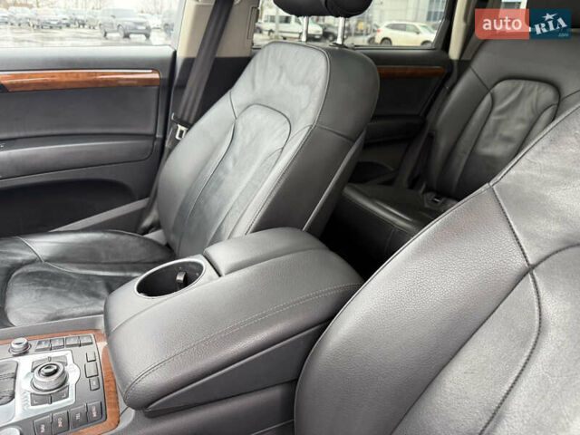 Сірий Ауді Ку 7, об'ємом двигуна 0 л та пробігом 195 тис. км за 15900 $, фото 7 на Automoto.ua