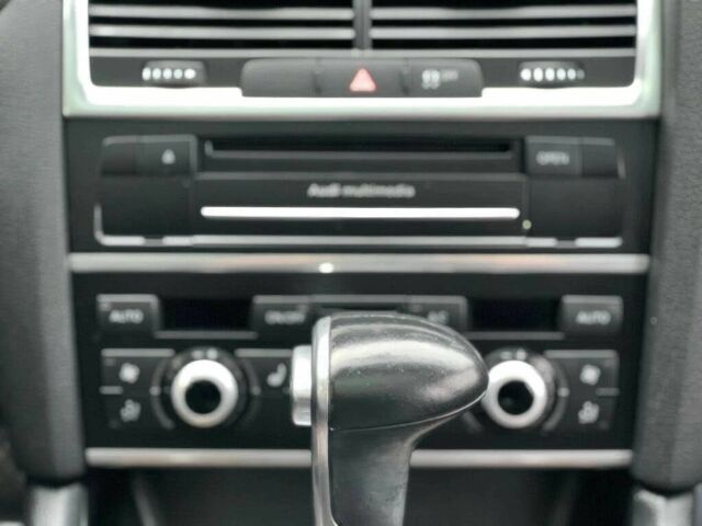 Серый Ауди Ку 7, объемом двигателя 3 л и пробегом 72 тыс. км за 9000 $, фото 11 на Automoto.ua