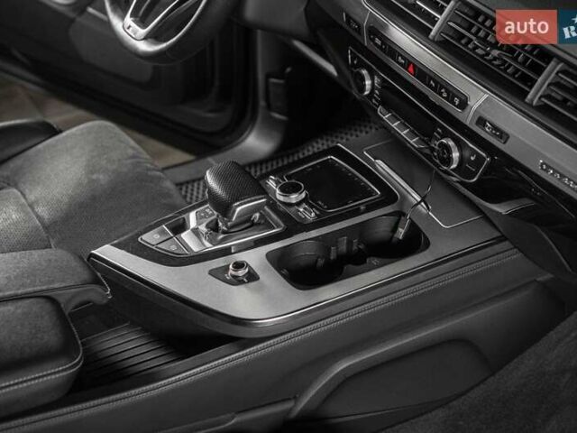 Ауді Ку 7 2015 у Одесі на Automoto.ua Сірий Ауді Ку 7, об'ємом двигуна 2.97 л та пробігом 142 тис. км за 32900 $, фото 35 на Automoto.ua