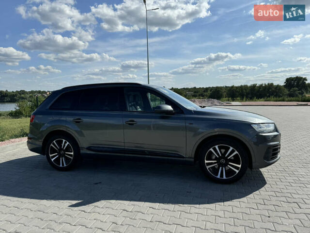 Сірий Ауді Ку 7, об'ємом двигуна 2.97 л та пробігом 258 тис. км за 32000 $, фото 1 на Automoto.ua
