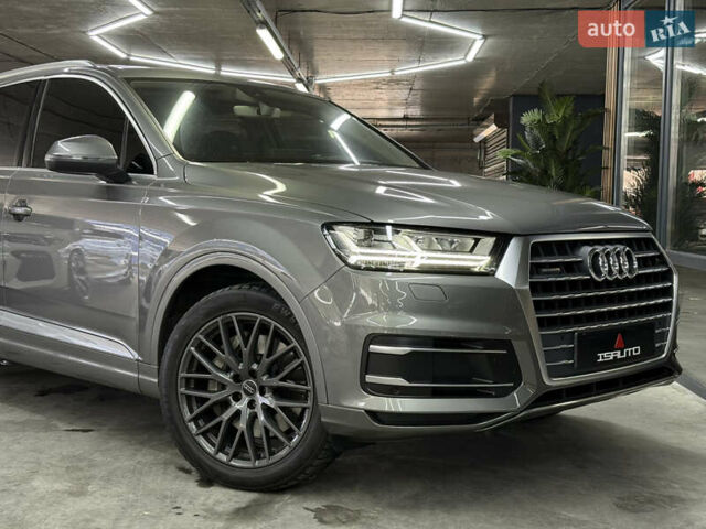 Серый Ауди Ку 7, объемом двигателя 3 л и пробегом 152 тыс. км за 29900 $, фото 3 на Automoto.ua
