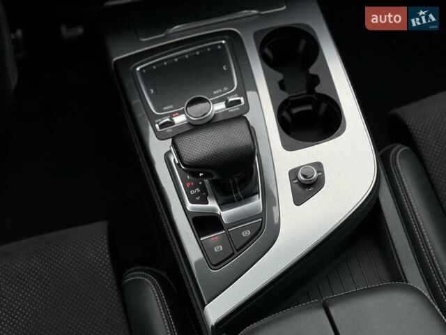 Сірий Ауді Ку 7, об'ємом двигуна 2.97 л та пробігом 246 тис. км за 33500 $, фото 86 на Automoto.ua