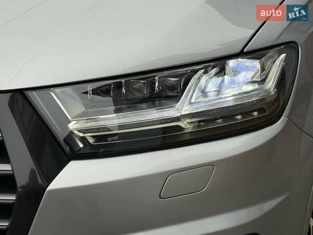 Сірий Ауді Ку 7, об'ємом двигуна 3 л та пробігом 180 тис. км за 26500 $, фото 8 на Automoto.ua